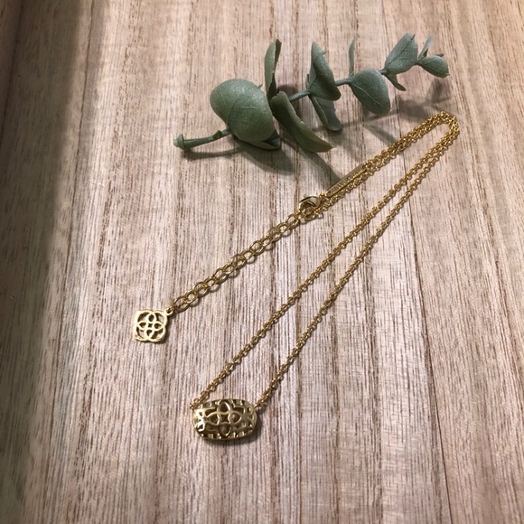 Kendra Scott Elisa Gold Necklace Missing Stone